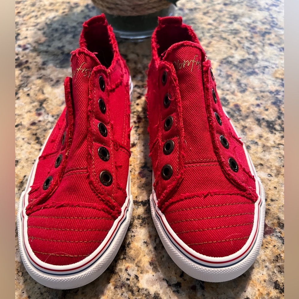 Like New Blowfish Malibu Play Slip On Canvas Twill Sneakers Red Size 7.5